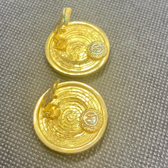 St John Vintage Clip-Ons - Picture 5 of 8